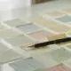 Handgeschriebene Notizzettel nebeneinander, Muttiheft Beispiele